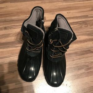 Women’s black sperry duck boots